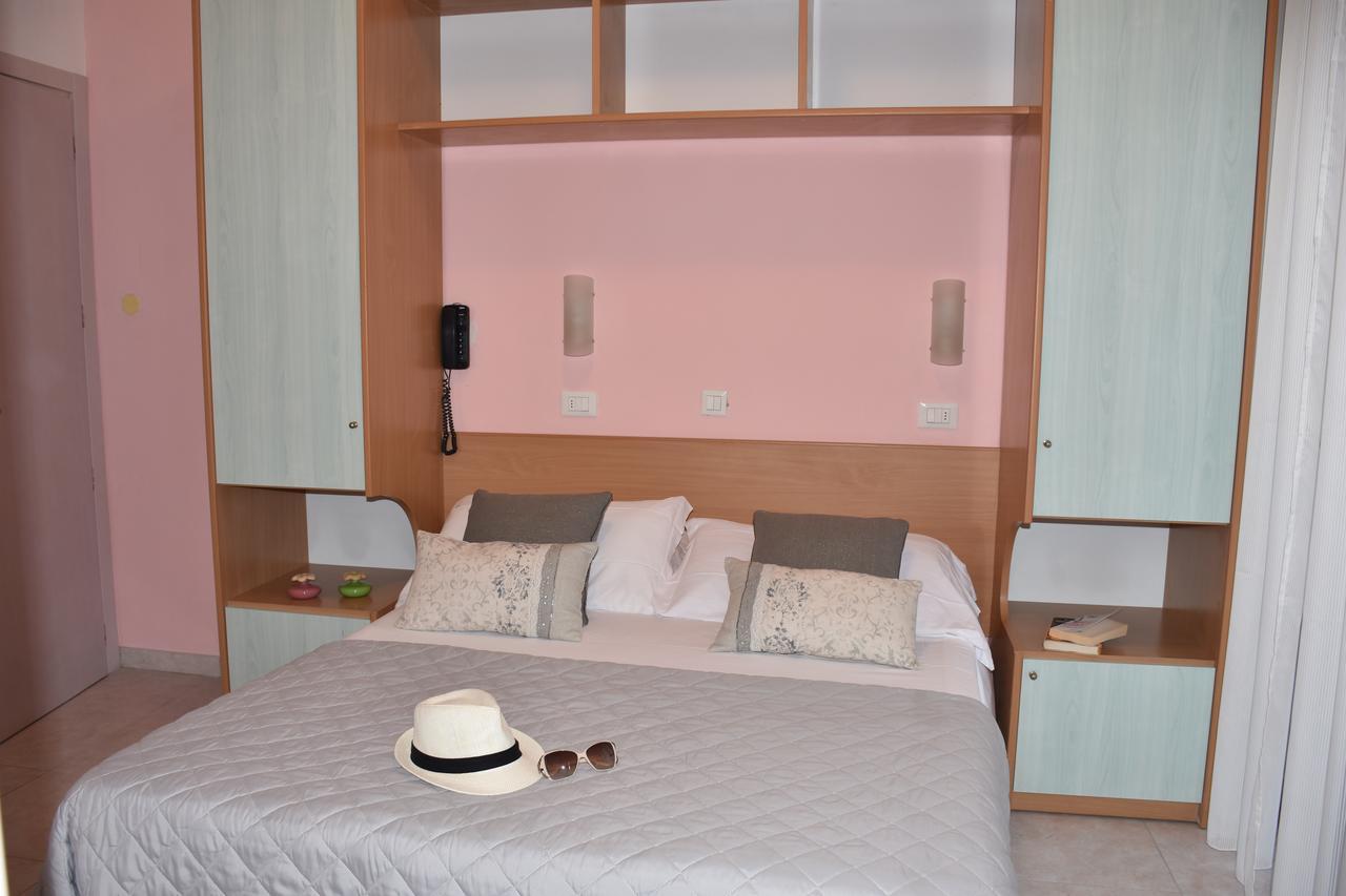Hotel Gambrinus Rimini Ngoại thất bức ảnh