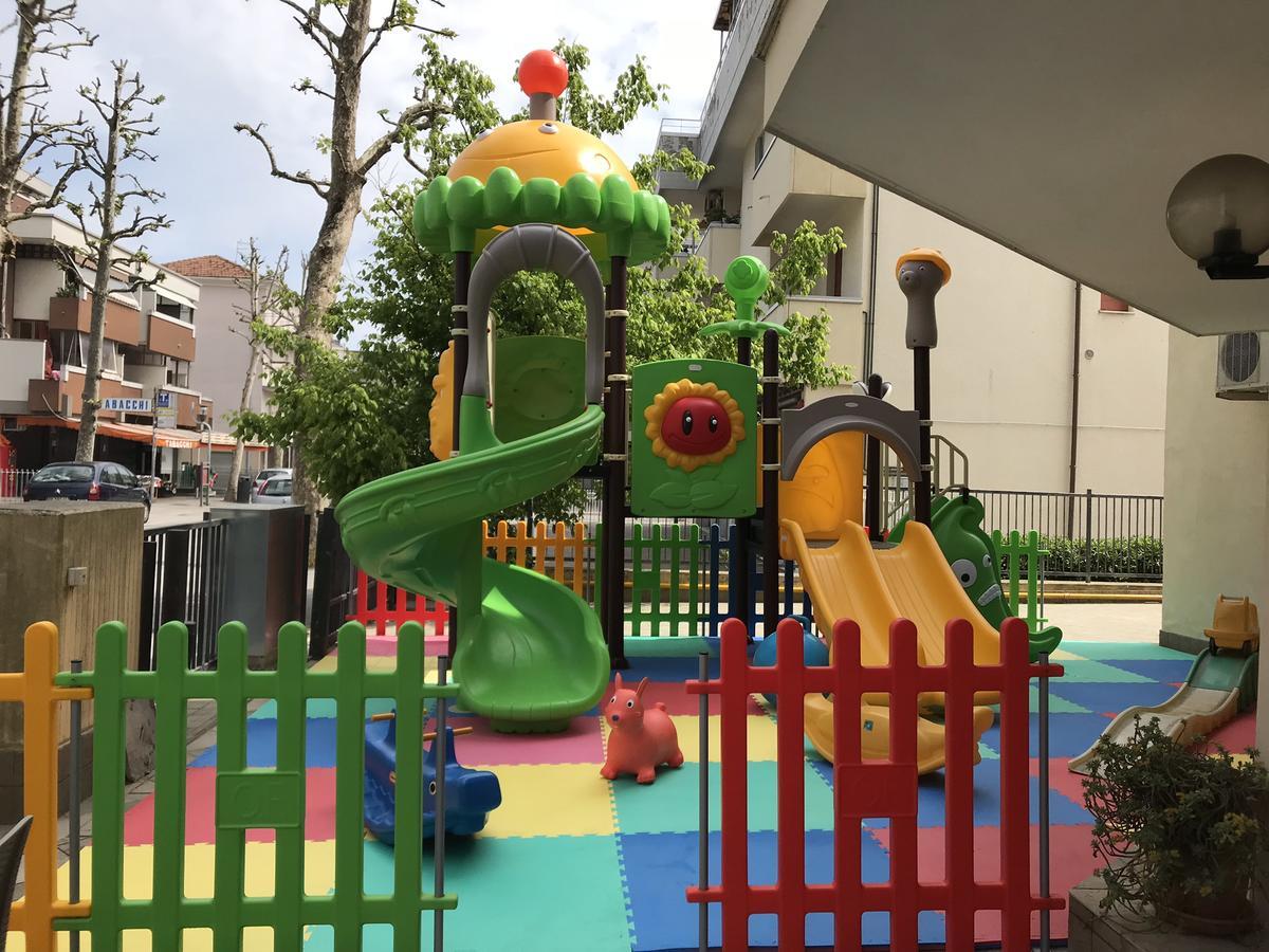 Hotel Gambrinus Rimini Ngoại thất bức ảnh